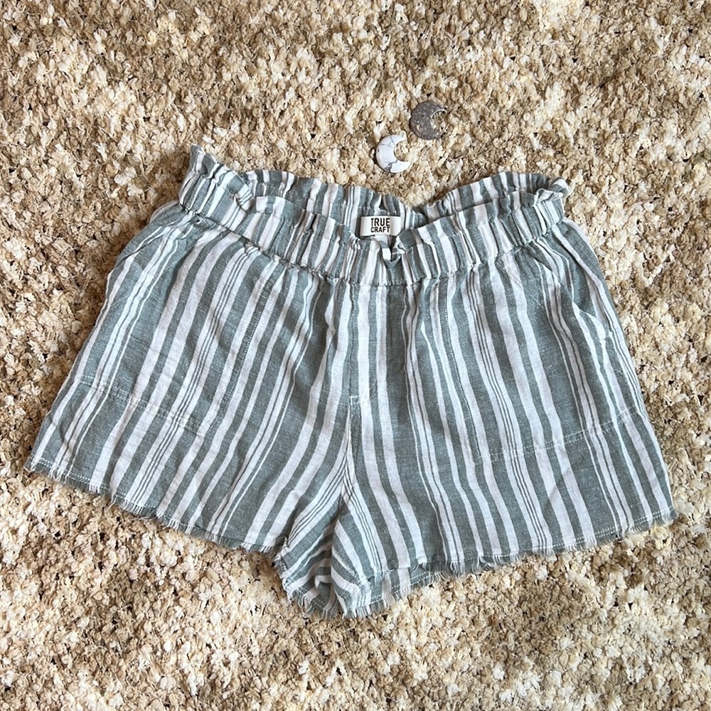 True Craft Casual Shorts, Size Small, Grey and White Striped, Cotton,Lightweight